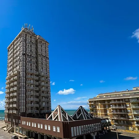 Ninfea Seaview Apartment - Elegant, Bright And Spacious, Steps From The Sea & Station Nettuno Exterior photo