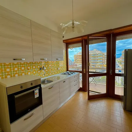 Ninfea Seaview Apartment - Elegant, Bright And Spacious, Steps From The Sea & Station Nettuno Exterior photo
